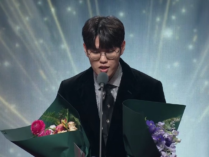 LCK年度选手：上单kiin 打野Oner 中单Chovy 下路Guma 辅助keria