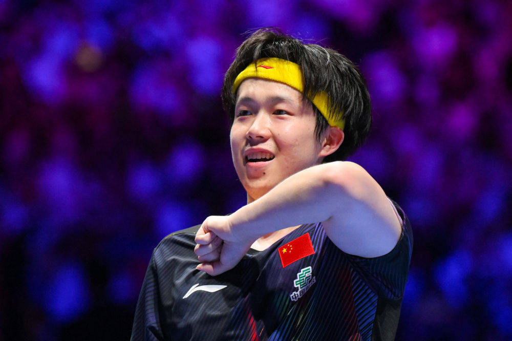 体坛联播｜巴萨、拜仁上演逆转，阿森纳不敌英冠球队遭淘汰